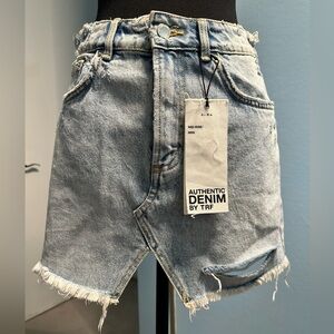 NWT Zara mid-rise mini denim skirt